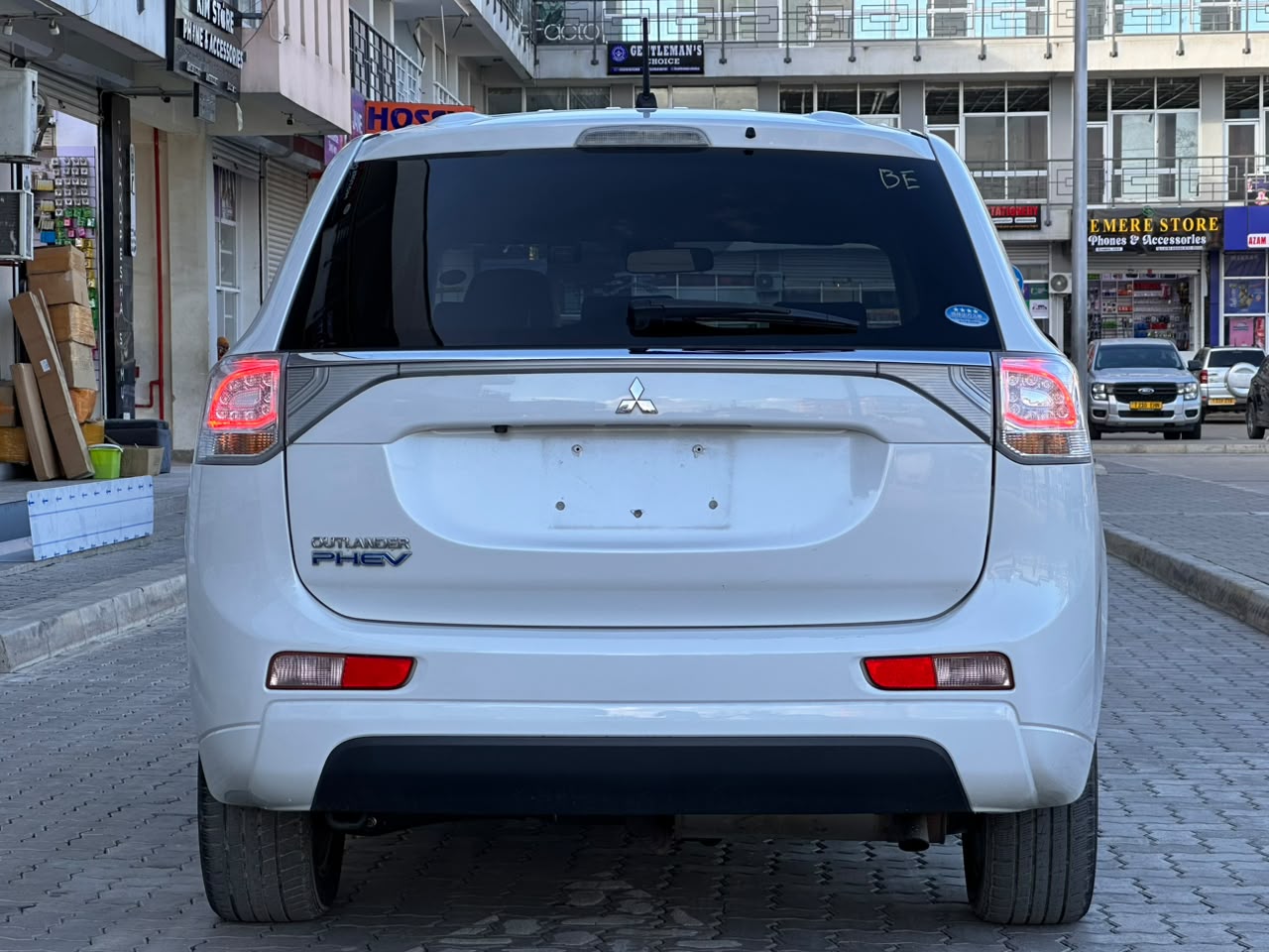 MITSUBISHI OUTLANDER thumbnail 8